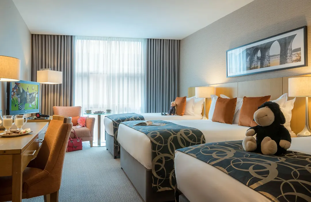 Clayton Hotel Dublin Airport-1