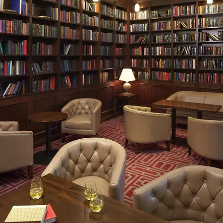 Clayton Hotel Dublin Airport-3